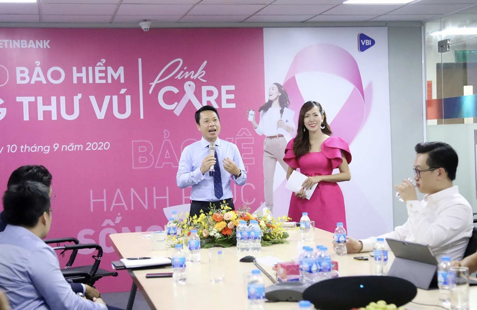 Bảo hiểm ung thư vú - PinkCare VBI  phí tham gia chỉ từ 42.000đ