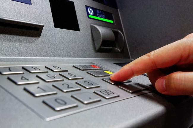 Thẻ ATM bị khóa mã pin do nhập sai 3 lần, phải làm sao?