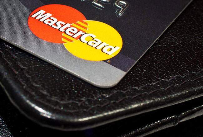 Nên mở thẻ tín dụng MasterCard ngân hàng nào?
