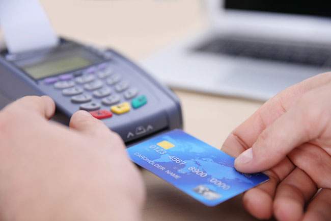 Dùng thẻ đúng cách giúp cải thiện điểm tín dụng rất nhanh