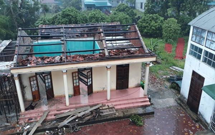 Trước sự tàn phá của bão số 10 mới thấy sự cần thiết của bảo hiểm ngôi nhà