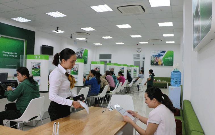 thebank_cacnganhangchovaytinchaptaitphochiminhvoilaisuatthapnhat_1507710662