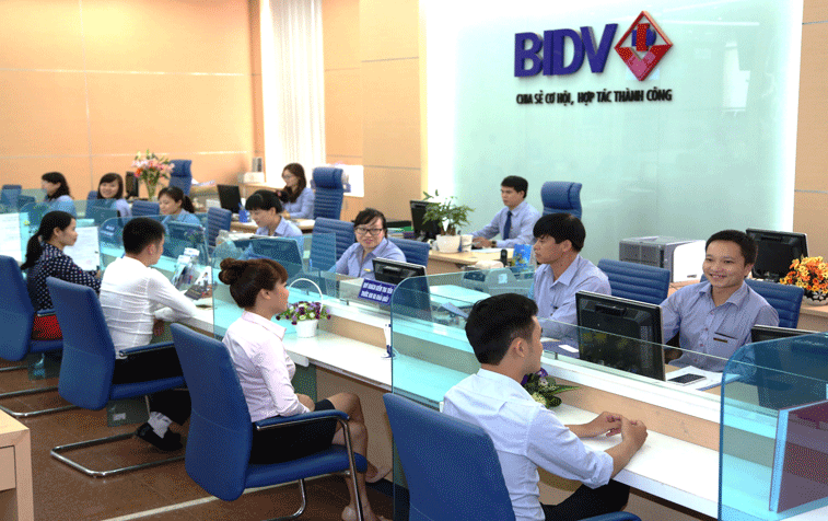 thebank_cacnganhangchovaytinchaptaitphochiminhvoilaisuatthapnhat_1_1507710644