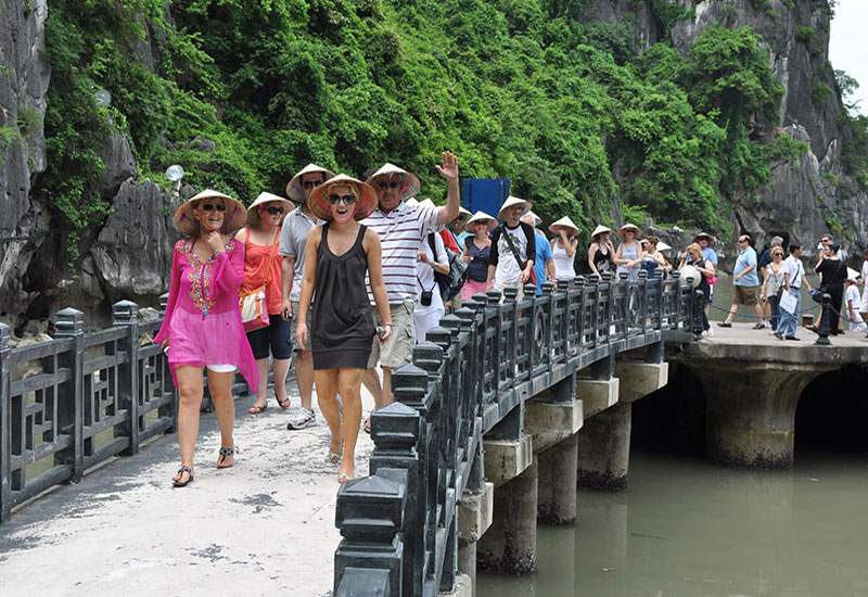 thebank_banbietgivebaohiemdulichtrongnuocbaoviet_1_1510904980