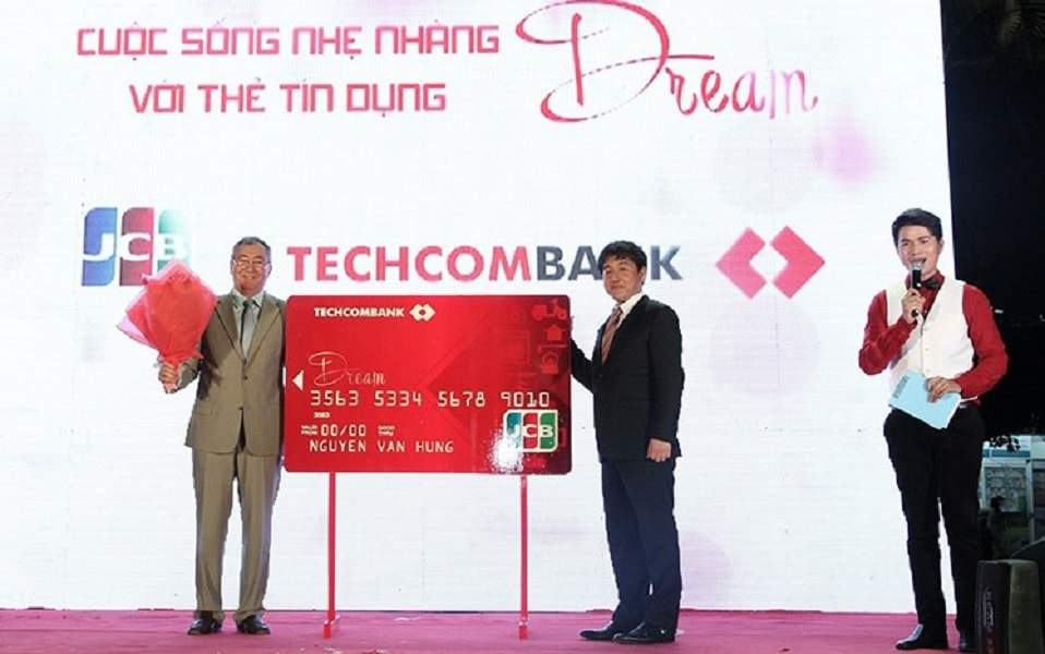 thebank_sohuuthetindungdreamcardchivoithunhap4trieu_2_1511420881