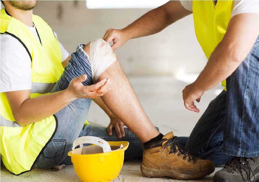 Mua bảo hiểm tai nạn cho công nhân – Trách nhiệm của người sử dụng lao động