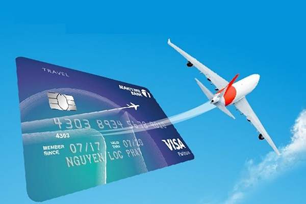 Top 4 thẻ tín dụng ưu đãi vé máy bay cao nhất