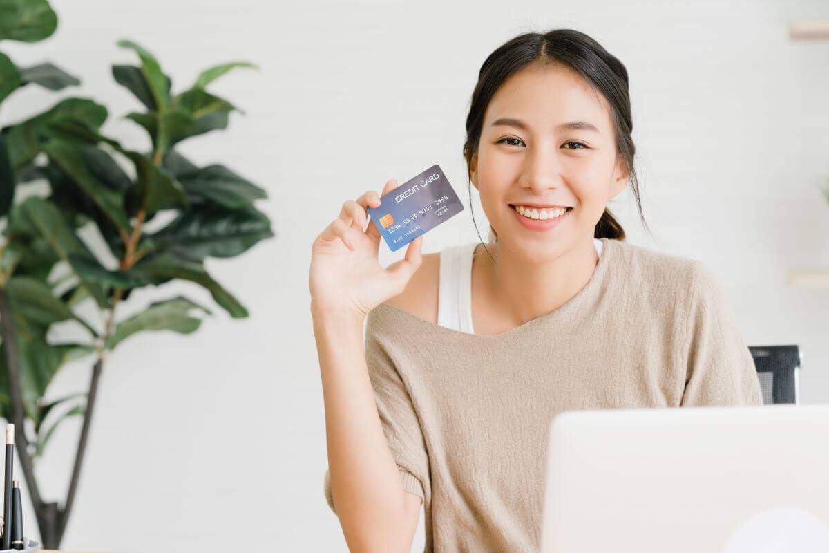 Mở thẻ tín dụng online trên website