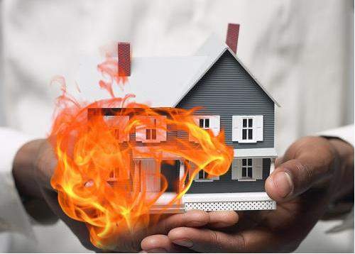 Mua bảo hiểm cháy nổ và các rủi ro đặc biệt để bảo vệ gia đình