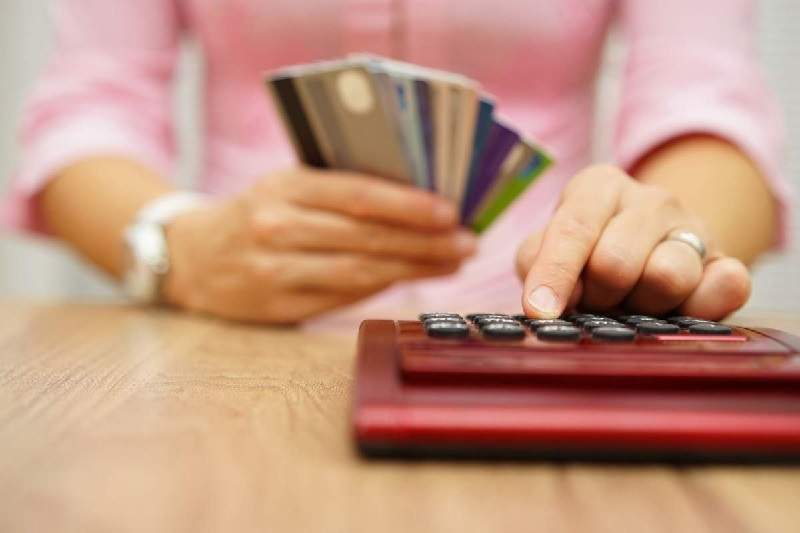 Thanh toán dư nợ tối thiểu thẻ tín dụng như thế nào?