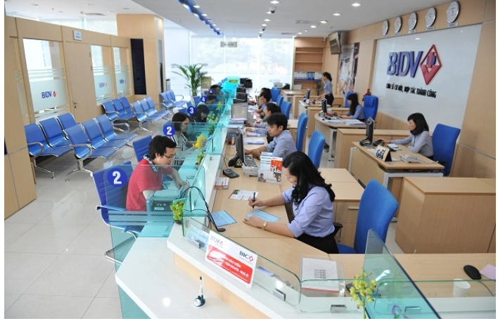 Mở thẻ BIDV Visa trực tiếp tại phòng giao dịch của ngân hàng BIDV