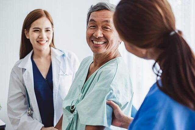 Top 5 sản phẩm bảo hiểm sức khỏe cho người nước ngoài tại Việt Nam