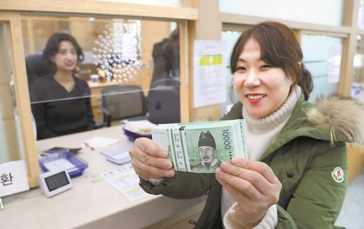 Gửi tiền tại quầy giao dịch ngân hàng Hàn Quốc