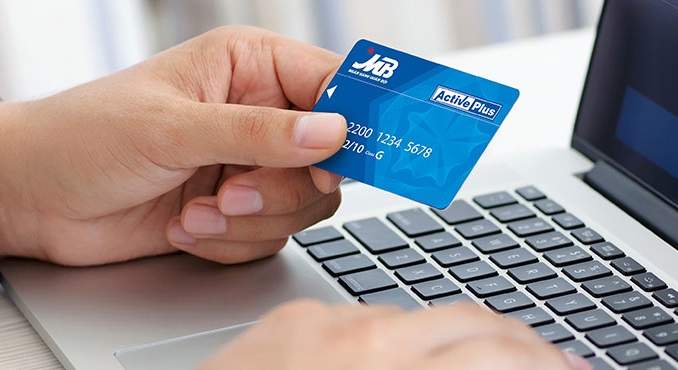 Thẻ ghi nợ Active Plus có tính năng gì?
