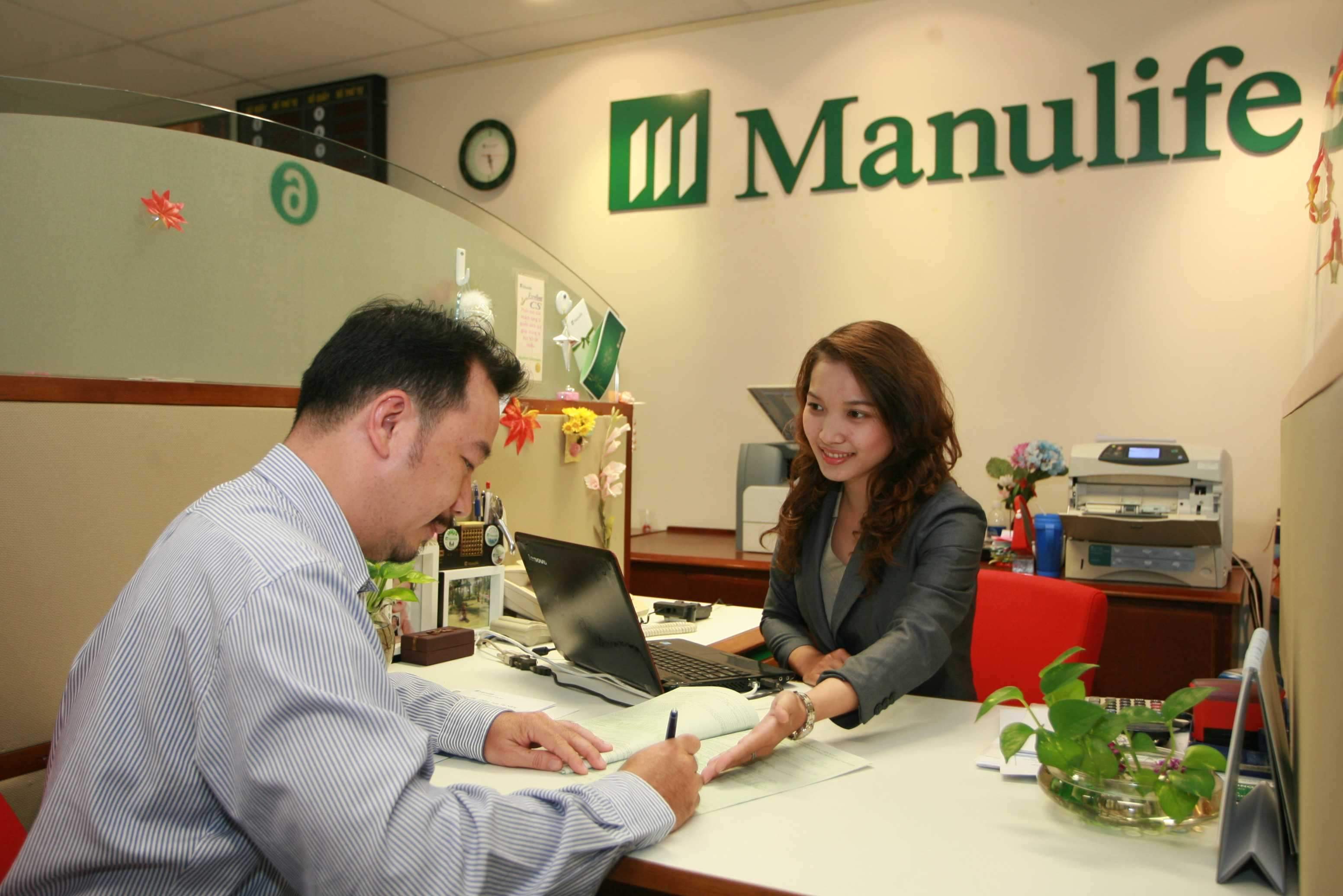 Đến trực tiếp phòng giao dịch của Manulife