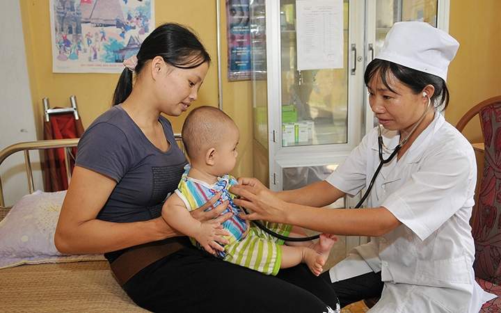 Khám chữa bệnh bảo hiểm y tế cho trẻ sơ sinh
