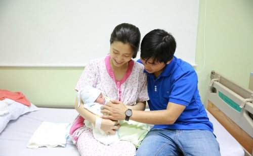2 vợ chồng đóng BHXH được hưởng chế độ thai sản