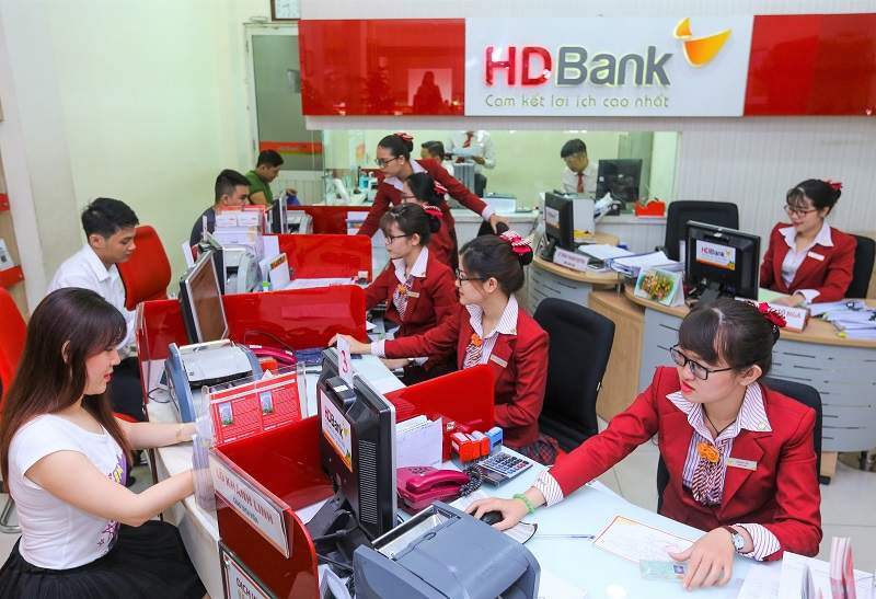 Khách hàng đăng ký vay thấu chi HDBank