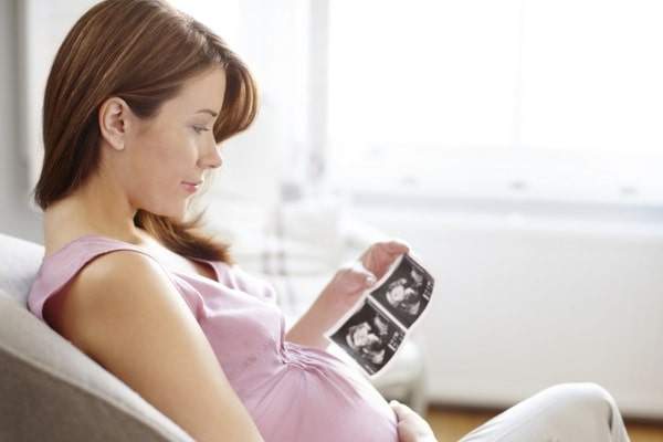 Chế độ thai sản về sớm cho lao động nữ