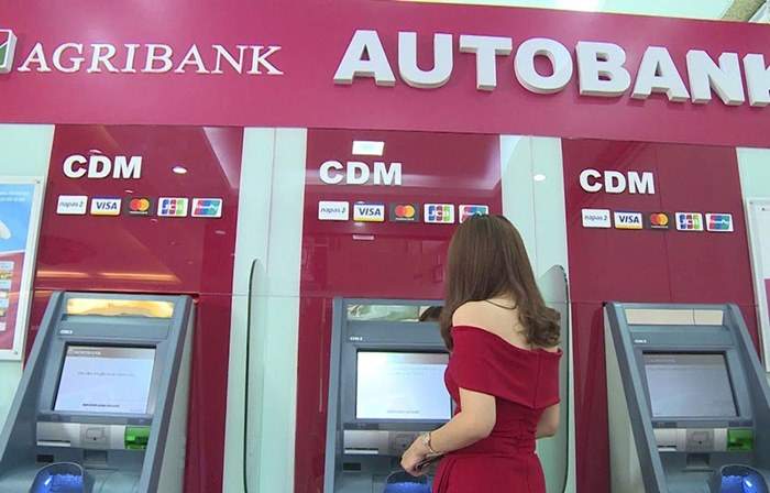 Nộp tiền mặt tại các cây ATM CDM Agribank