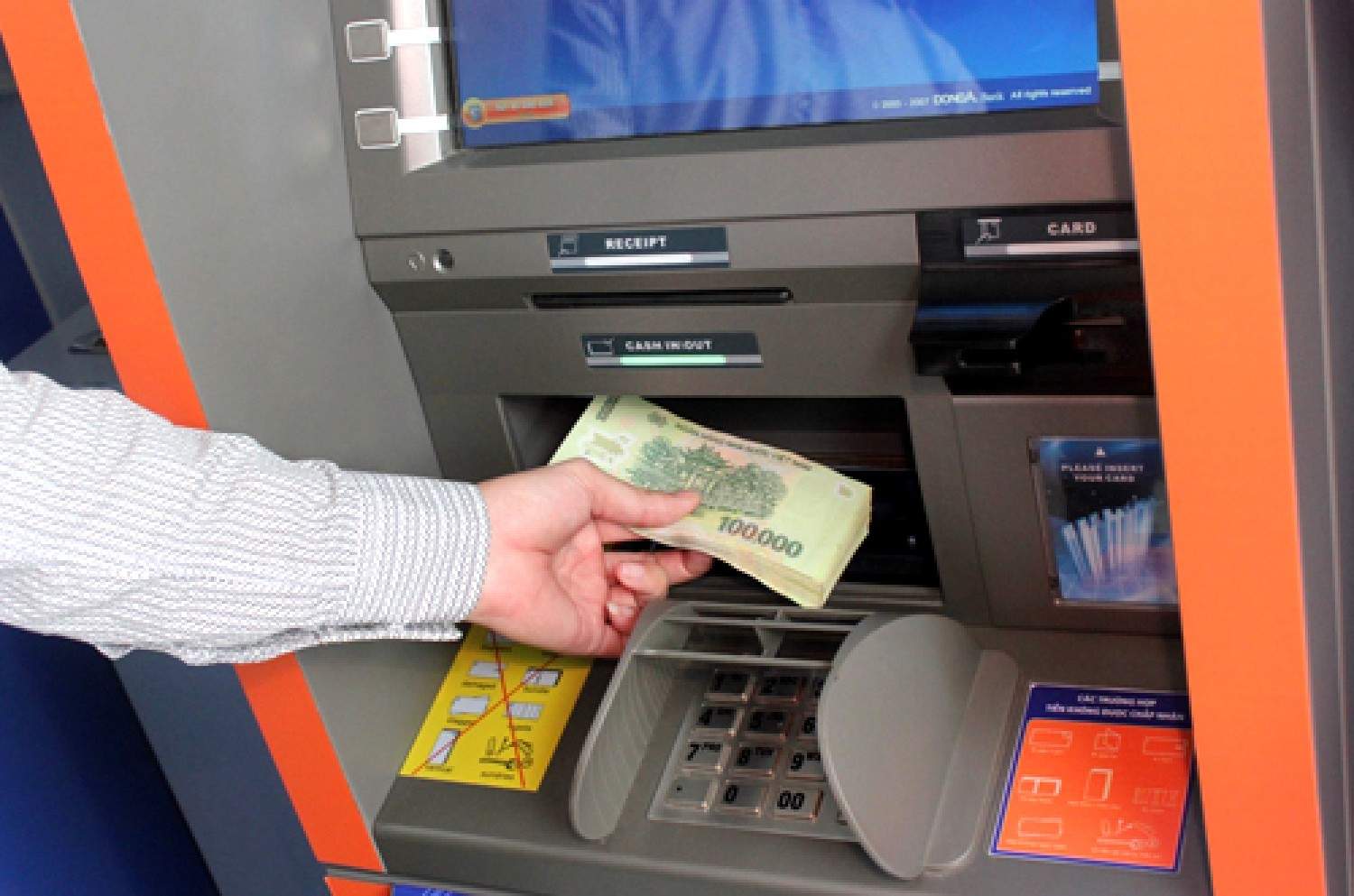 Nộp tiền qua ATM VPbank