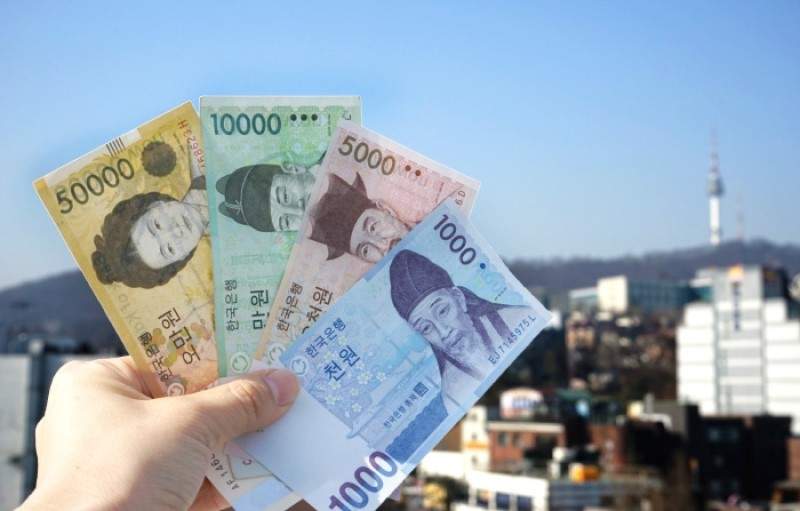 Phí chuyển tiền từ Hàn Quốc về Việt Nam hết bao nhiêu?