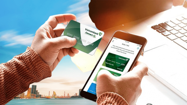 Khóa thẻ Vietcombank trên app