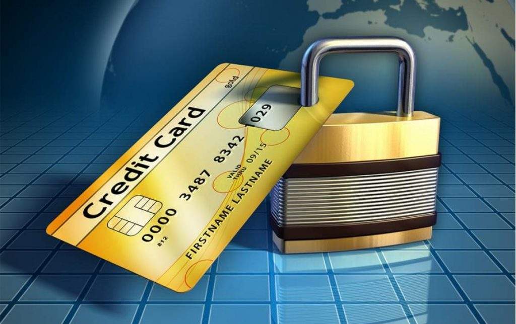 Thẻ Vietcombank bị khóa có chuyển được tiền không 
