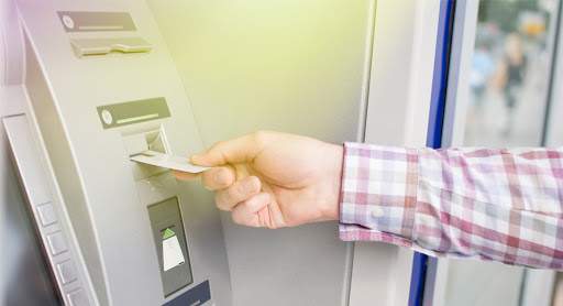 Thẻ ATM Vietinbank bị khóa có chuyển khoản được không