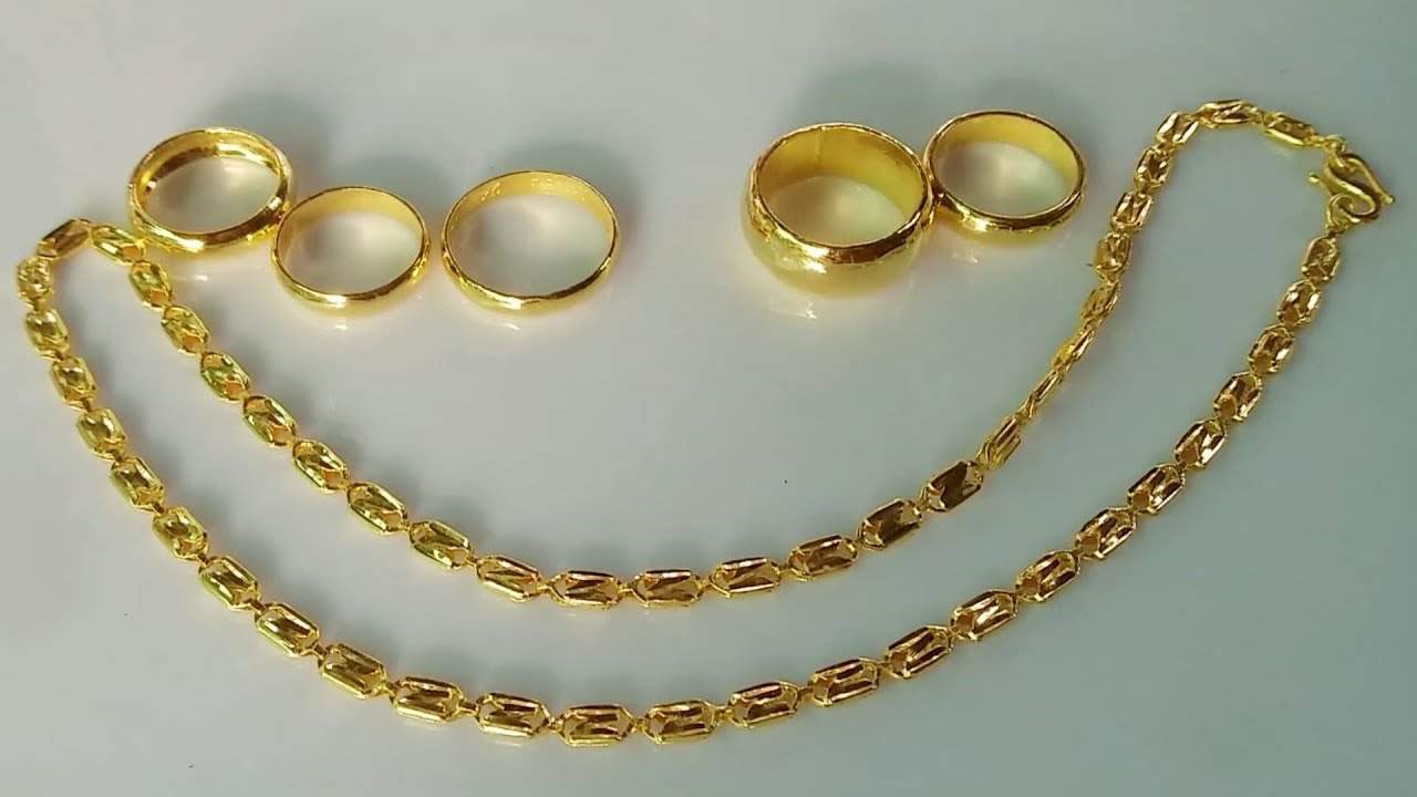 Các loại vàng rẻ cũng được bày bán tại các tiềm vàng