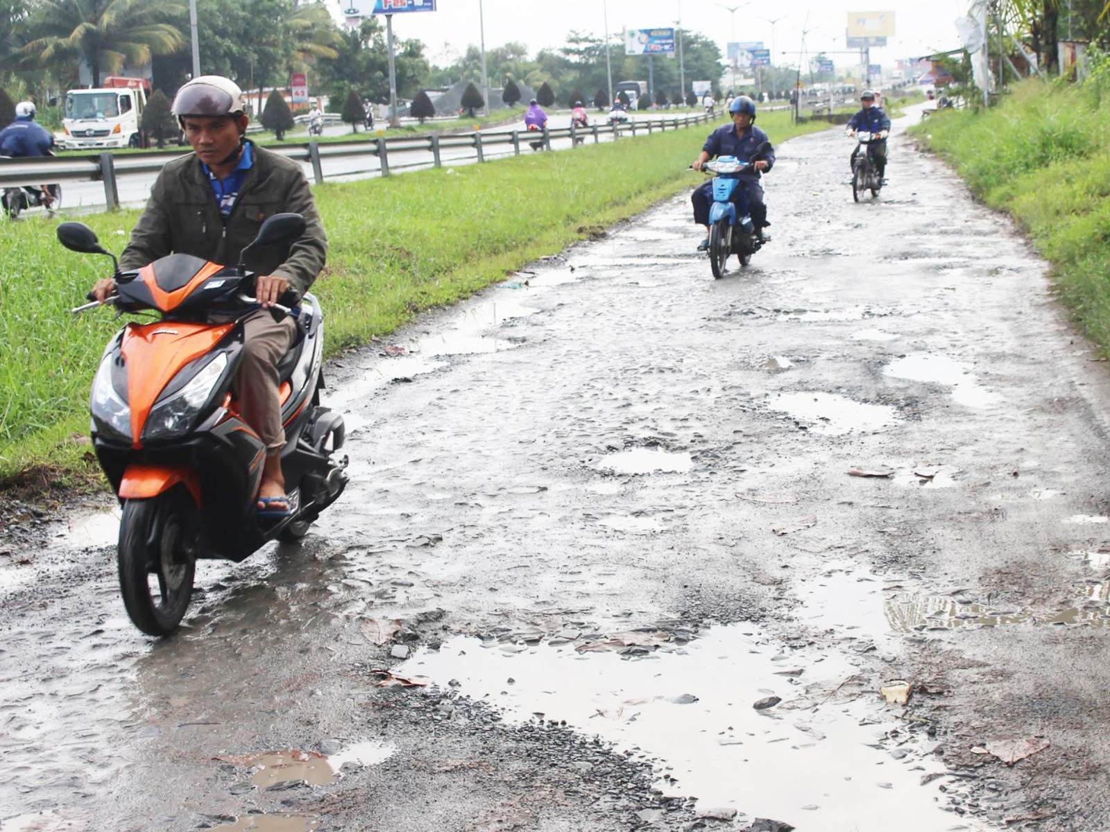 Lấn chiếm đất đường dân sinh là hành vi trái pháp luật