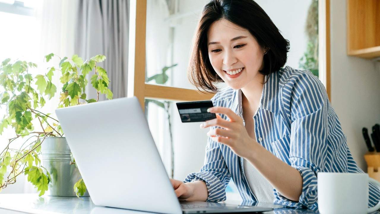 hạn thanh toán thẻ tín dụng cách tránh trễ hẹn