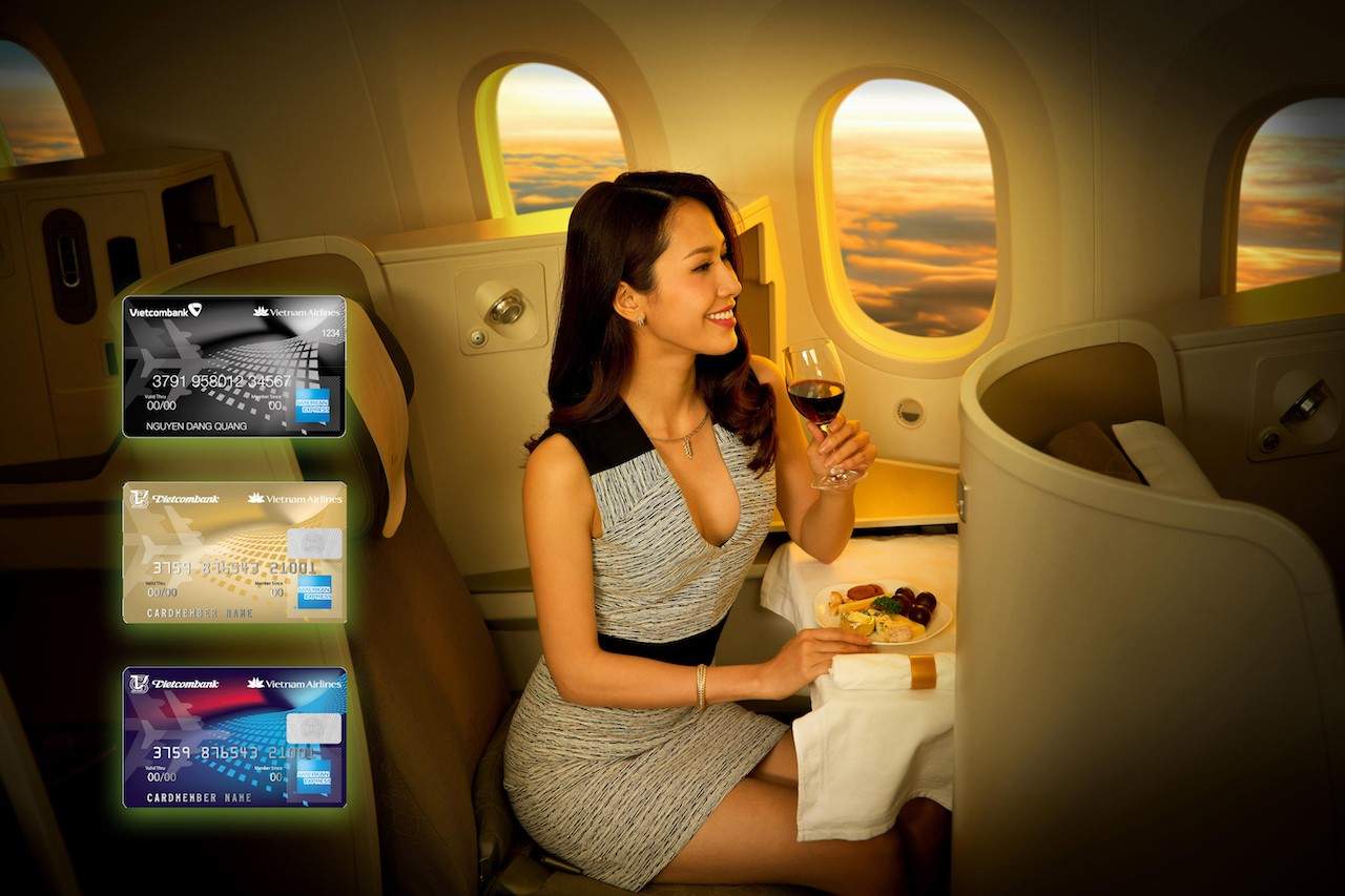 thẻ đồng thương hiệu Vietcombank Vietnam Airline gold