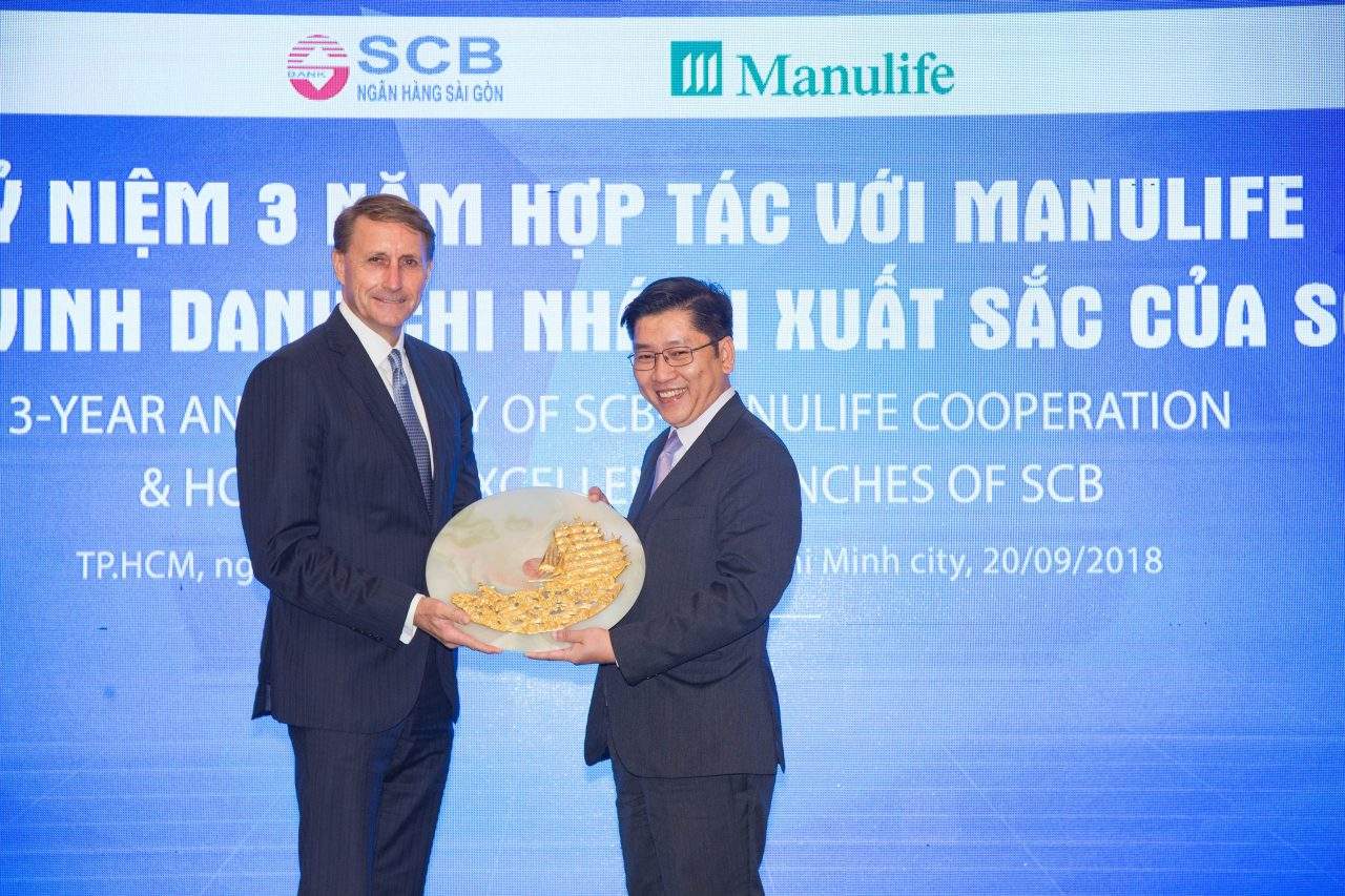 Manulife liên kết với ngân hàng SCB