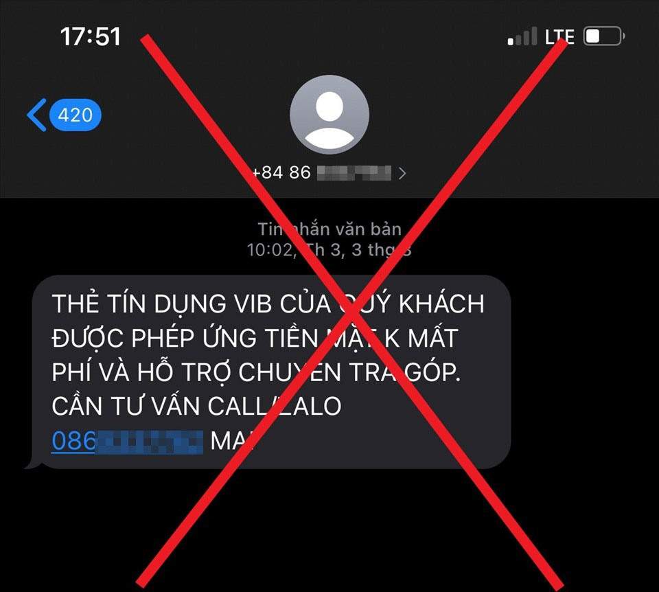 Hình ảnh tin nhắn SMS tội phạm mời rút tiền mặt qua thẻ tín dụng (Nguồn: Vietnamnet)