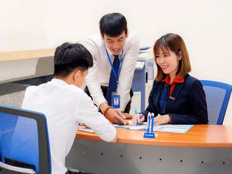 Mở thẻ Visa Sacombank tại chi nhánh/phòng giao dịch Sacombank