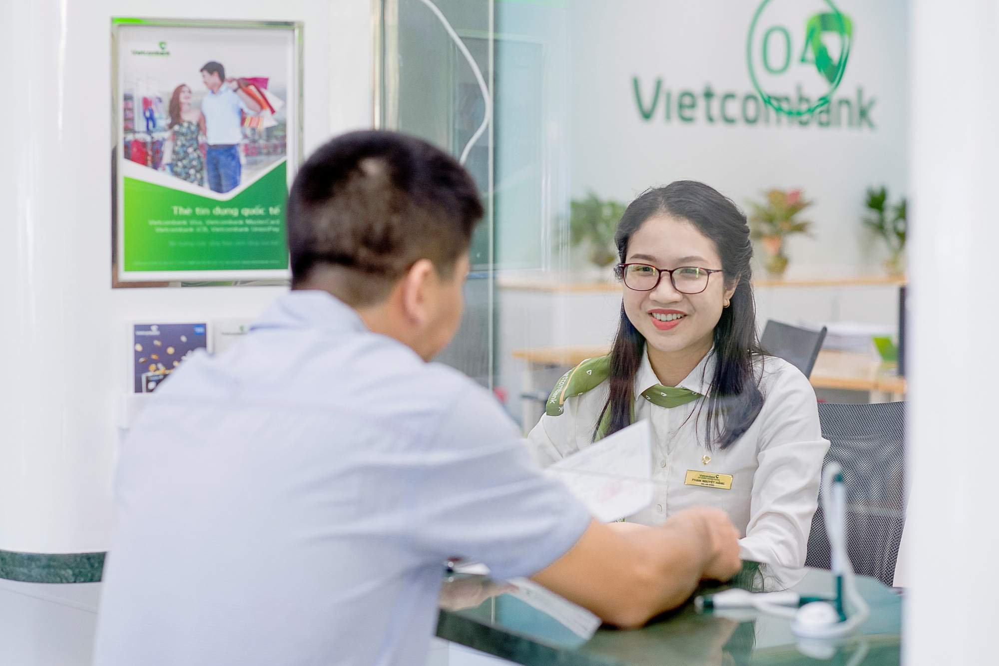 Dịch vụ phát hành nhanh thẻ tín dụng Vietcombank