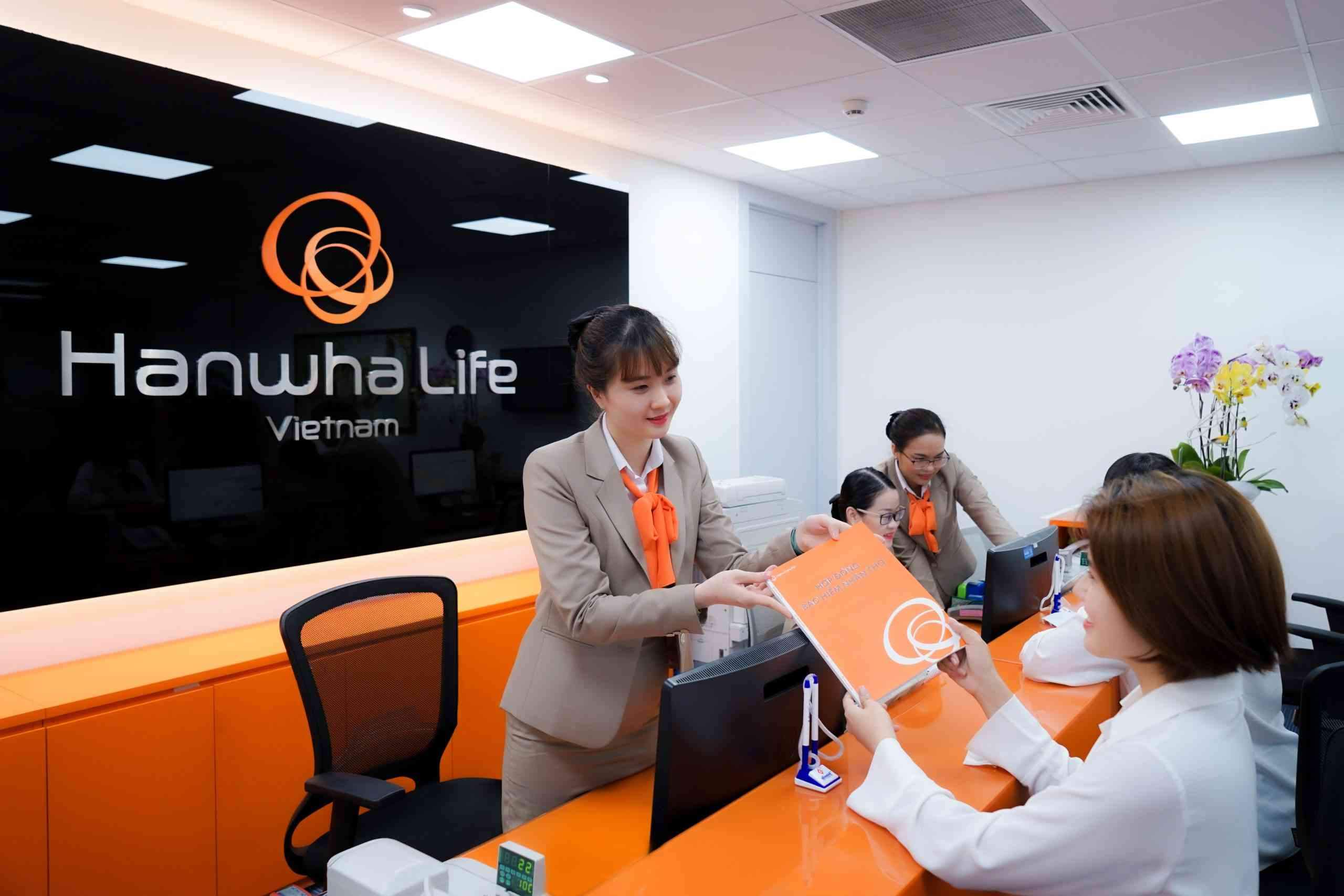 Rút tiền bảo hiểm Hanwha Life trước hạn