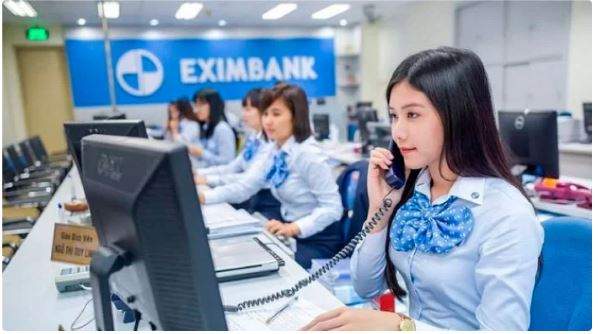 Gọi đến số hotline của Eximbank để hỏi về thủ tục hủy thẻ