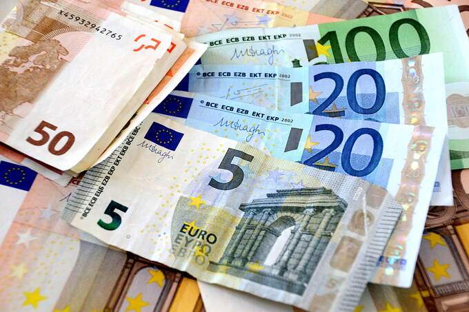 Nên lựa chọn ngân hàng nào để gửi tiền Euro?