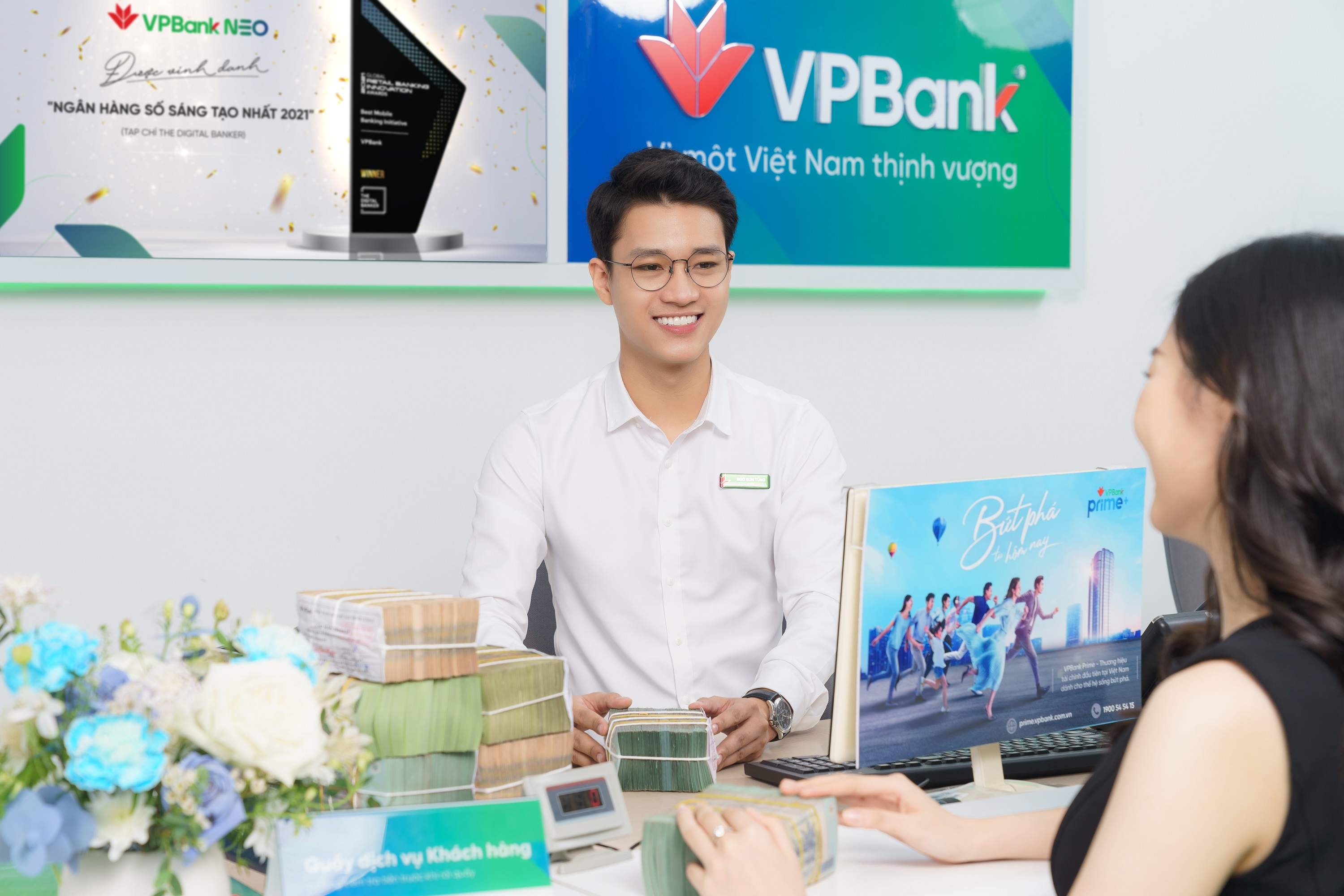 giờ làm việc của ngân hàng vpbank