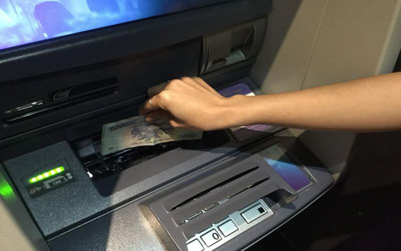 Cách chuyển tiền qua cây ATM cho nhau thành công 100%