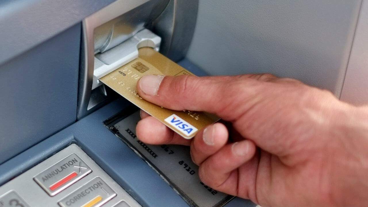 Hướng dẫn chuyển tiền qua cây ATM bước 1