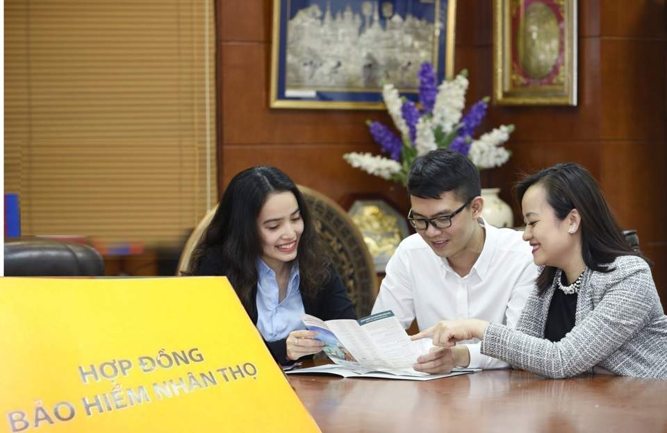 Nên mua bảo hiểm nhân thọ cho nhân viên