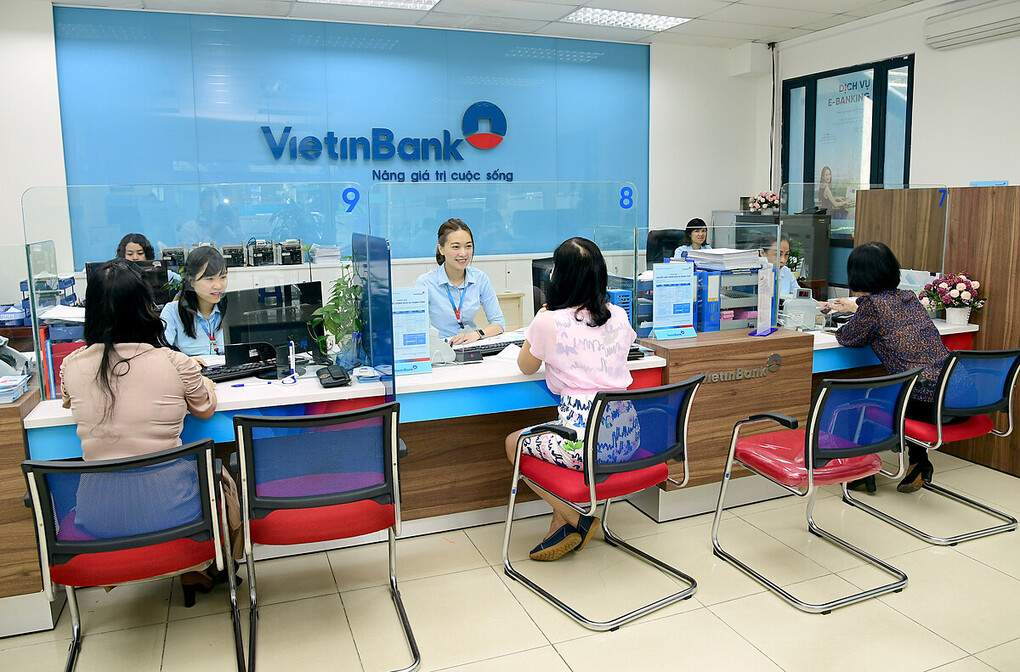 Làm thẻ ATM VietinBank tại quầy giao dịch