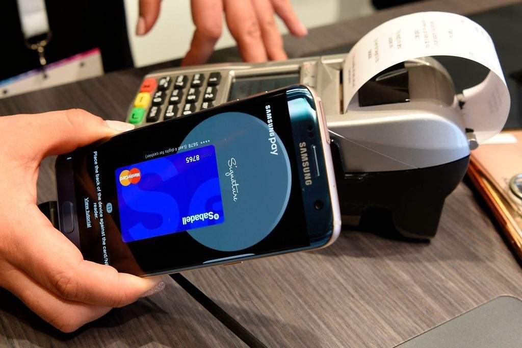 Quẹt thẻ tín dụng trên điện thoại cùng Samsung Pay