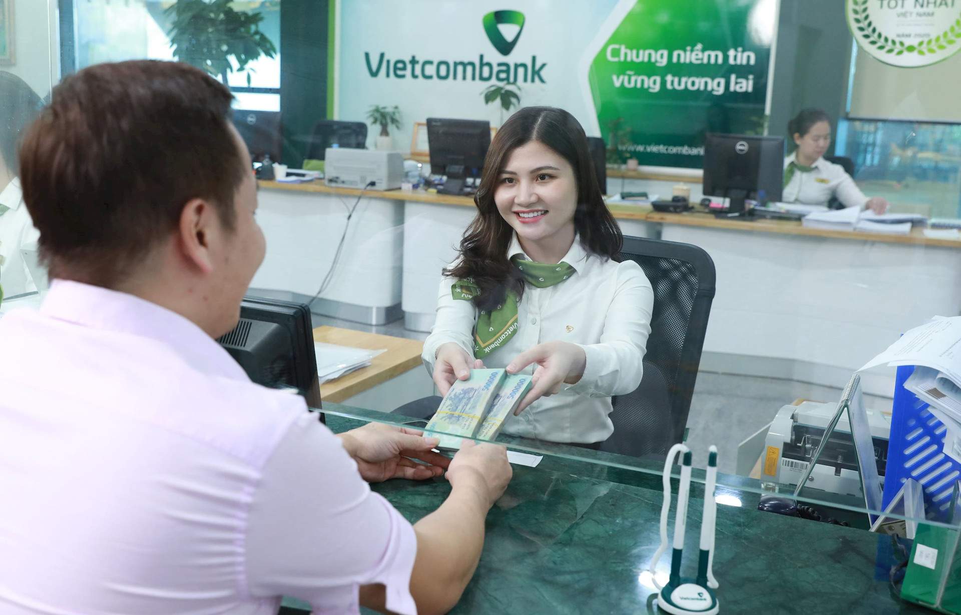 giờ làm việc các ngân hàng