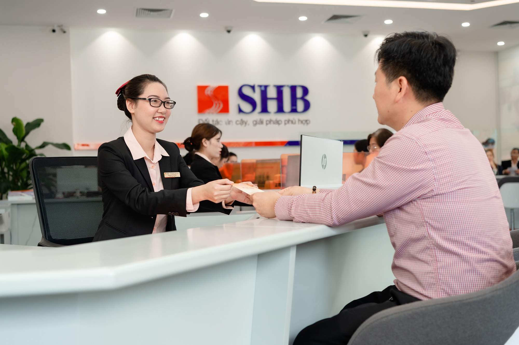 Thời gian giao dịch của ngân hàng SHB là từ thứ Hai đến sáng thứ 7