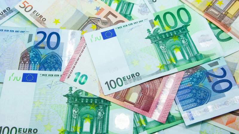 Cần tham khảo tỷ giá đồng EURO từ nhiều ngân hàng khác nhau