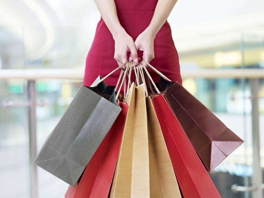 thebank_hinh4thoaimaishopping_1514546124
